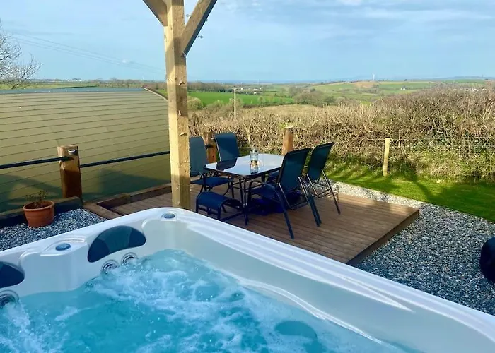 Secluded Luxury Pod With Hot Tub