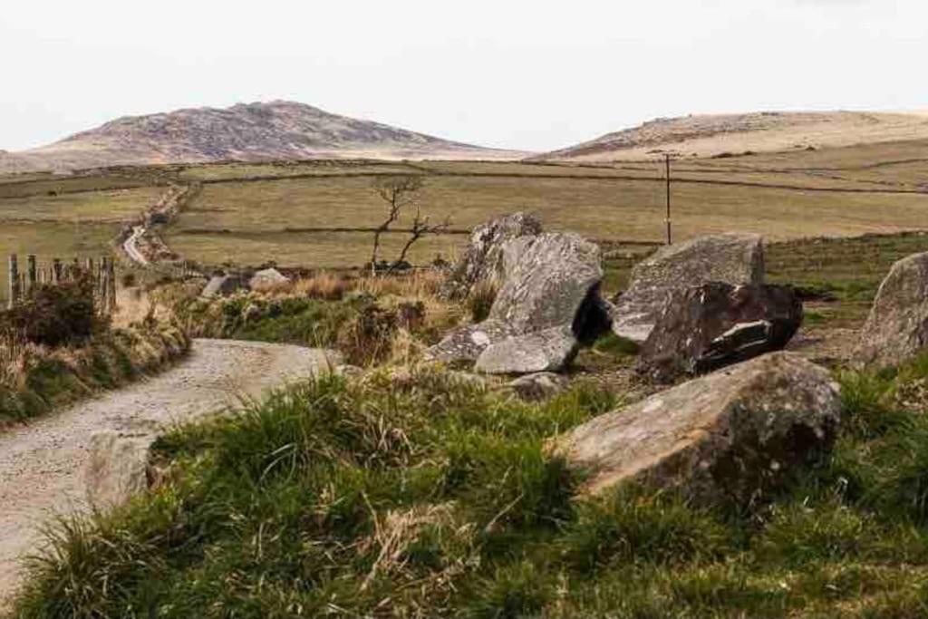 Secluded Luxury Pod With Hot Tub Launceston