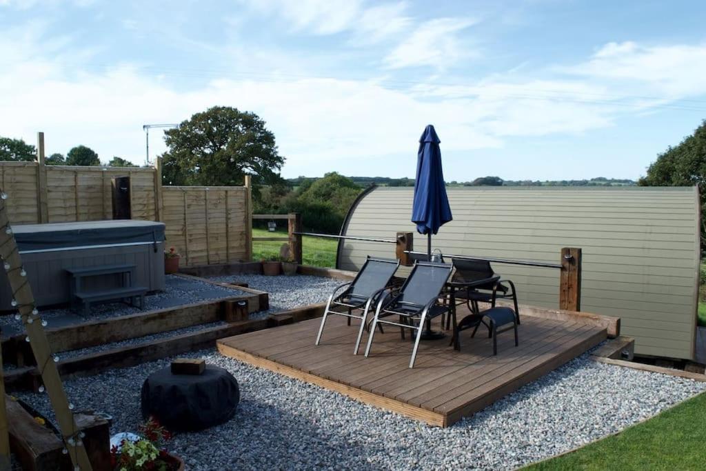 Secluded Luxury Pod With Hot Tub Launceston