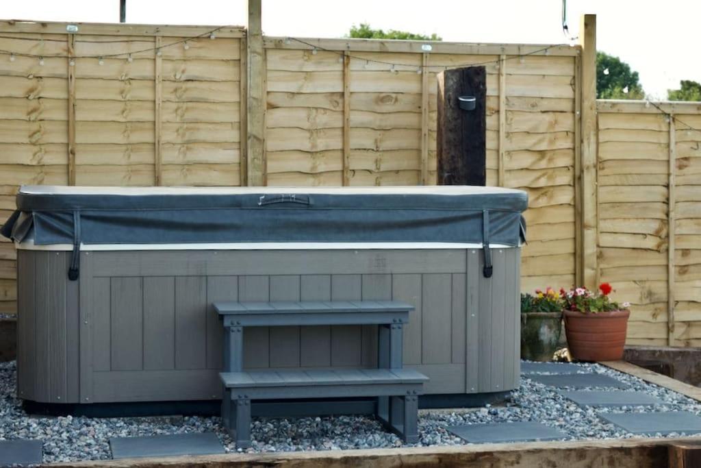 Holiday home Secluded Luxury Pod With Hot Tub